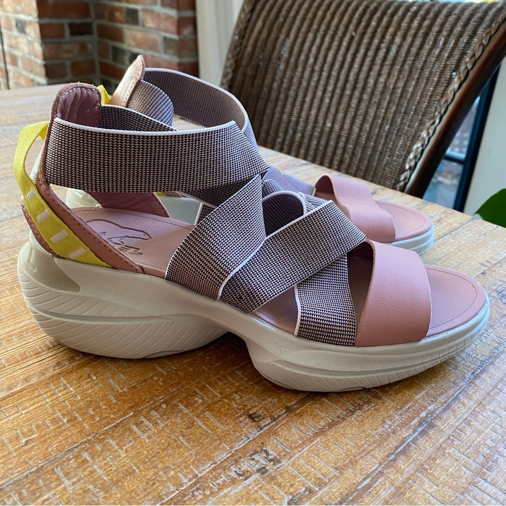 SOREL Explorer Blitz Multi Strap Sandals 6.5 Pink & Purple - Picture 3 of 6